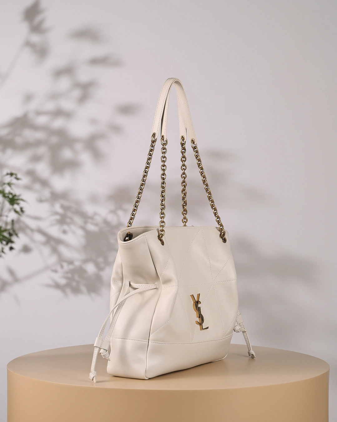MOMO-- Yv5s 833948-AAB32-9207 high quality version Jamie 4.3 Large POCHON sheepskin item:E-B000I1814